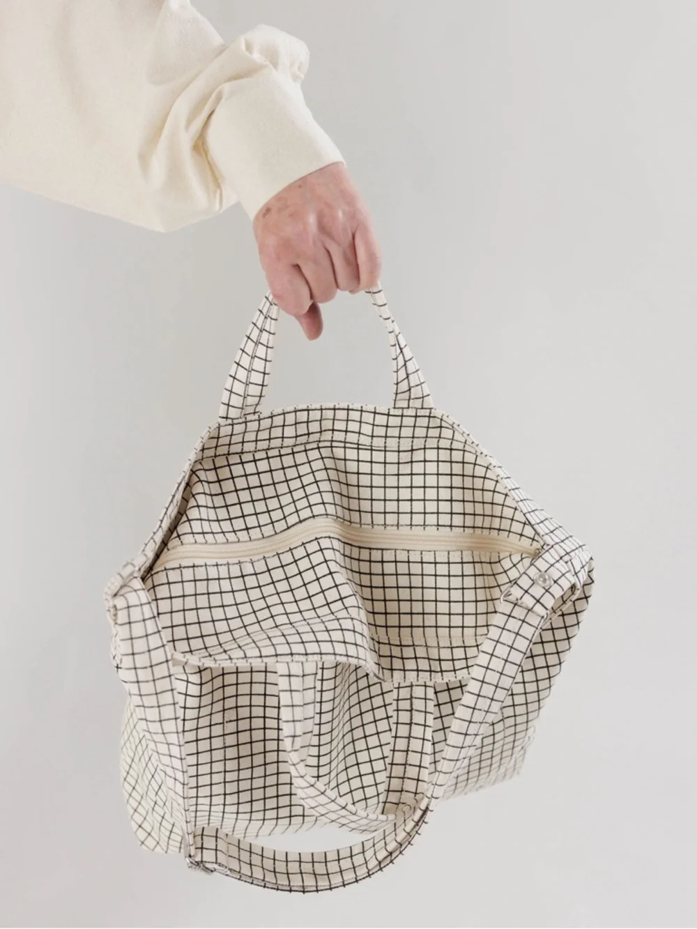 BAGGU White Canvas Grid Tote with Black Check - Picture 2 of 9
